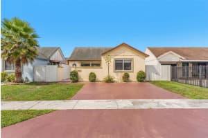 3246 Nw 204th Ter, Miami Gardens