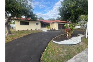 1109 Se 10th St, Deerfield Beach