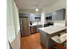 1080 98th St 10, Bay Harbor Islands