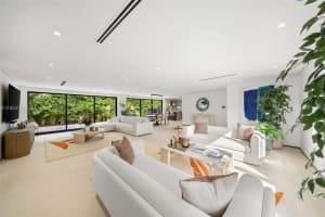 222 E Rivo Alto Dr, Miami Beach