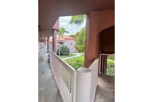 2310 W 74th St 203, Hialeah
