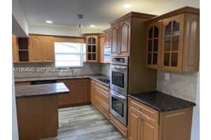 240 N 70th Way, Hollywood