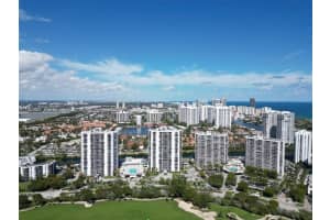 3675 N Country Club Dr 206, Aventura 3675 N Country Club Dr 206, Aventura