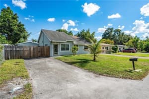4542 Sw 25th Ave 1, Dania Beach