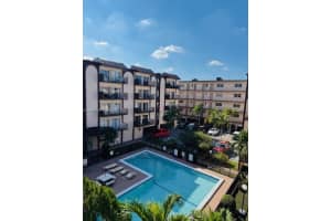 1950 W 54th St 302, Hialeah