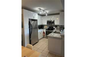 200 W Palm Cir W 104, Pembroke Pines