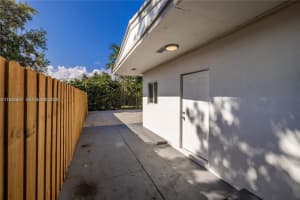 2729 Sw 18th St 2, Miami