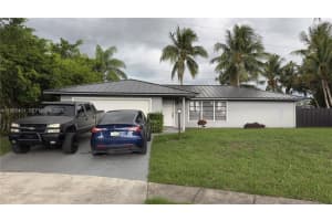 323 W Canterbury Dr W, Riviera Beach
