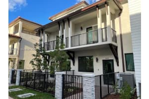 4657 Nw 83rd Pkwy ., Doral