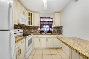 1200 Tallwood Ave 308, Hollywood