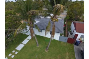 2375 Ne 185th St, Miami