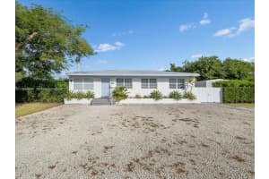 6891 Sw 26th Ter, Miami