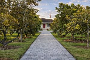 19695 Sw 206th St, Miami