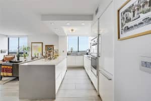 1330 West Avenue 2414, Miami Beach