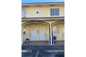 10101 W Okeechobee Rd 17202, Hialeah Gardens