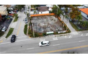 705 Nw 18th Pl, Miami