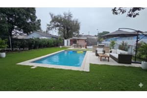 2764 Nw 31st St, Miami