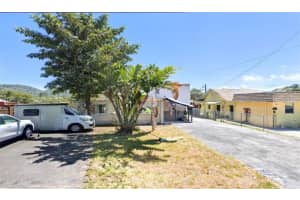 1062 Ne 38th St Main, Oakland Park