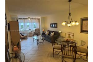 2861 Somerset Dr 407, Lauderdale Lakes