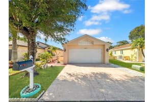 2261 Nw 34th Ter, Coconut Creek