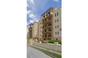 322 Madeira Ave 104, Coral Gables