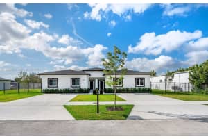 12049 Sw 213 St 12049, Miami
