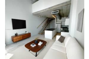 690 Sw 1st Ct 2122, Miami