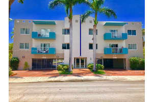 16851 Ne 35th Avenue 34, North Miami Beach