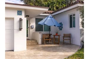 9117 Carlyle Ave, Surfside