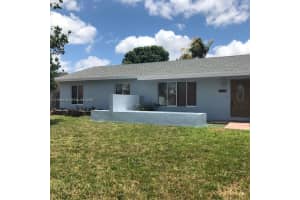 20013 Nw 62nd Pl, Hialeah