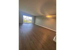 8600 Sunrise Lakes Blvd 303, Sunrise