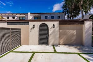 7238 Jacaranda Ln 7238, Miami Lakes