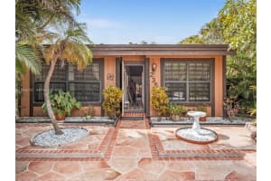 2350 Elm Ct, Pembroke Pines