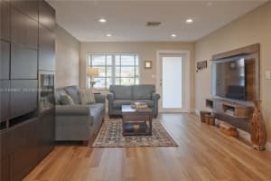 1236 Nw 43rd St, Deerfield Beach