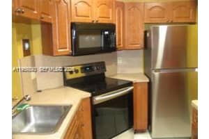 900 Ne 209th Ter 104-31, Miami