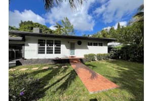 811 Ne 70th St 0, Miami