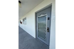 8450 Sunrise Lakes Blvd 211, Sunrise