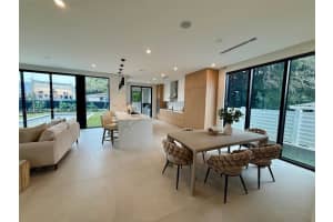 3200 Thomas Ave, Miami