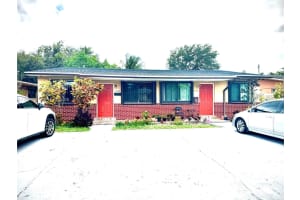 1232 Ne 136th Ter 1232, North Miami