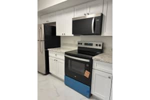 18840 Nw 57th Ave 301, Hialeah