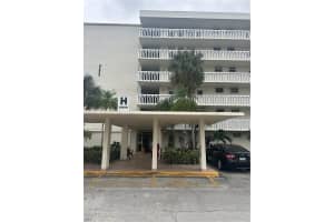 2855 Leonard Dr H411, Aventura