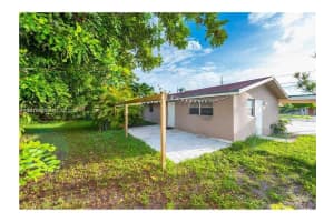 127 Nw 13th Ave Rear, Dania Beach