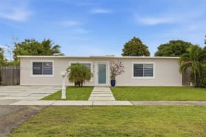 941 E 16th Pl, Hialeah