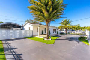 2464 Nw 104th St, Miami 2464 Nw 104th St, Miami