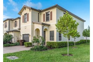 10301 W 32nd Ln, Hialeah