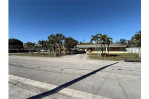 185 E 20th St, Hialeah