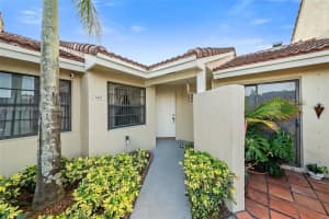 6442 Nw 170th Ter, Hialeah