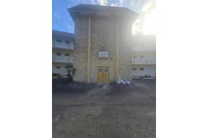 5151 W Oakland Park Blvd 303, Lauderdale Lakes