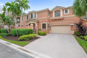 2742 Ne Kinsington Cir 24-1, Weston