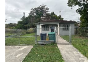 10136 E Hibiscus St, Palmetto Bay